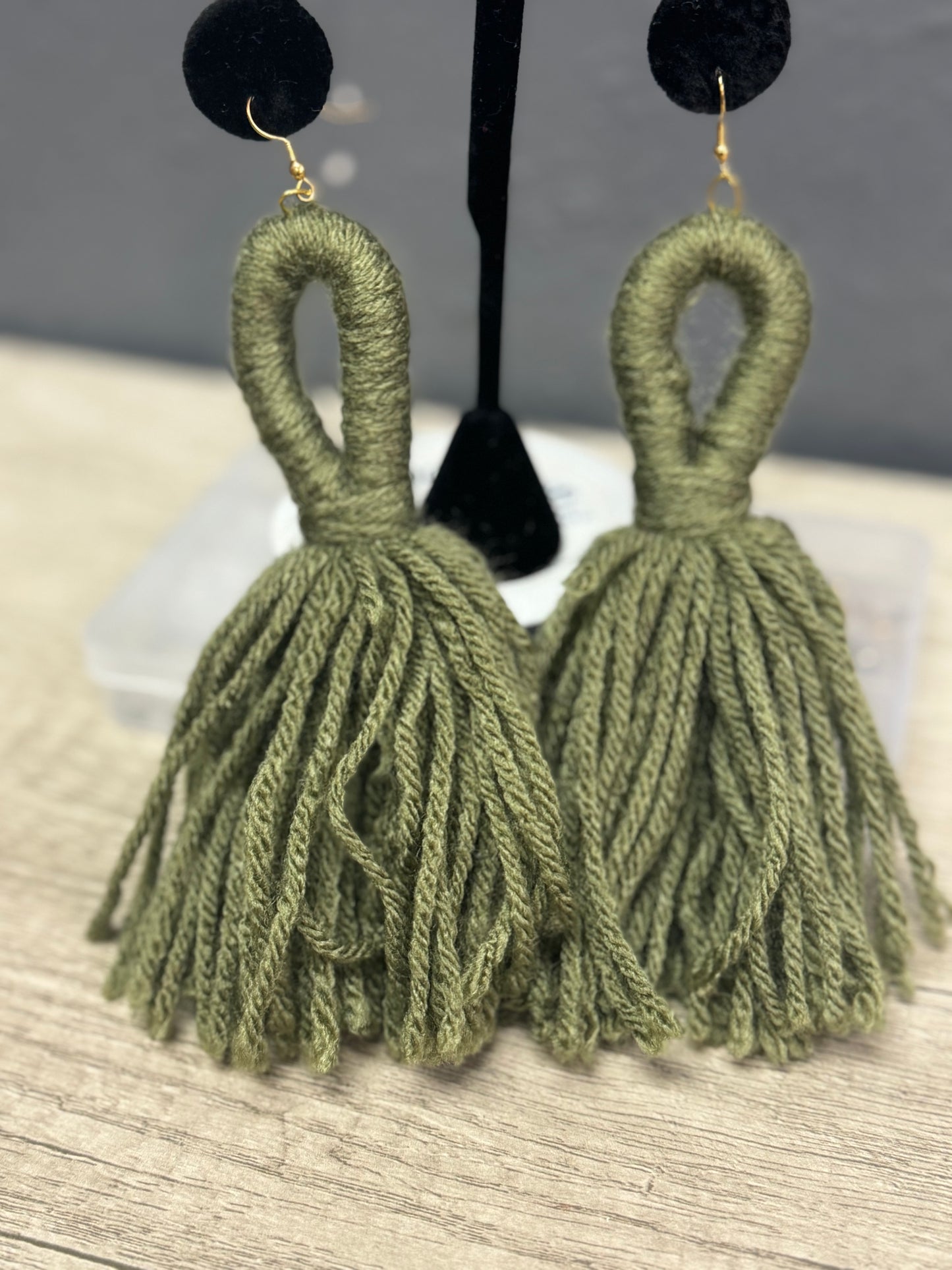 Lou-Tassel